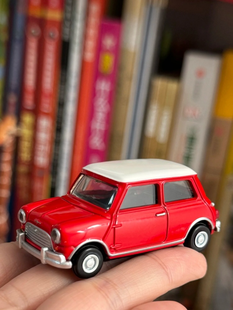 TOMY Premium Black Box 1:12 Sc - Vintage Collectible Toy Cars review and price